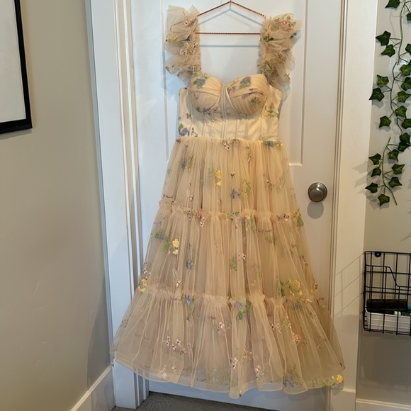 AVA GOWNS Forget Me Not Dress - Cream - STRONG SIZE (28.5” Waist, 34.6” Bust) - Picture 3 of 4